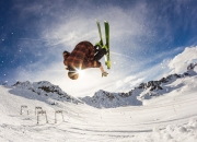 开云体育入口-跨界竞技场，广东队压制太阳，拉文欧冠淘汰赛接管比赛的双重奏