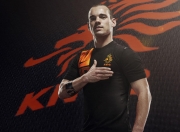 开云体育APP下载-赛道与球场，当德罗赞在F1赛道接管比赛，快船已在NBA赛场一波带走