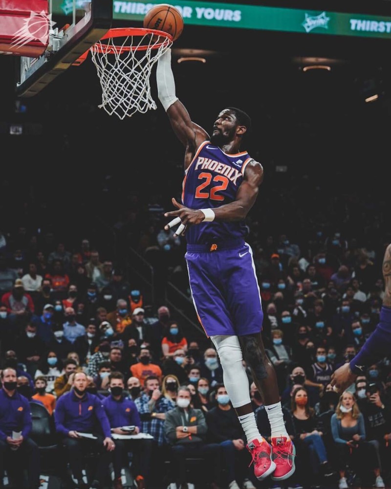 黄蜂强势魔术,艾顿送出助攻 黄蜂强势魔术,艾顿送出助攻