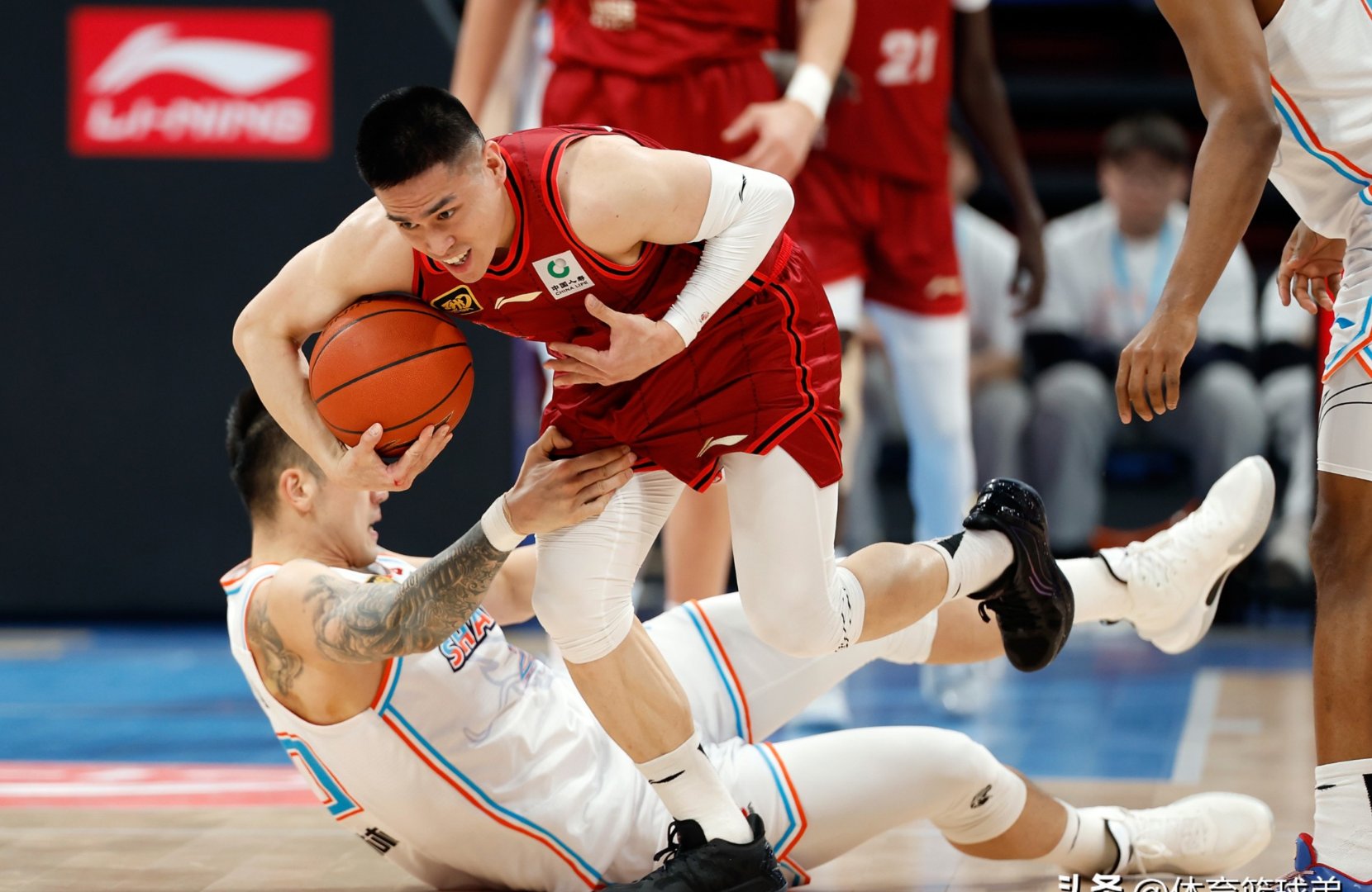 深圳队逆转吉林队，高诗岩带队取胜