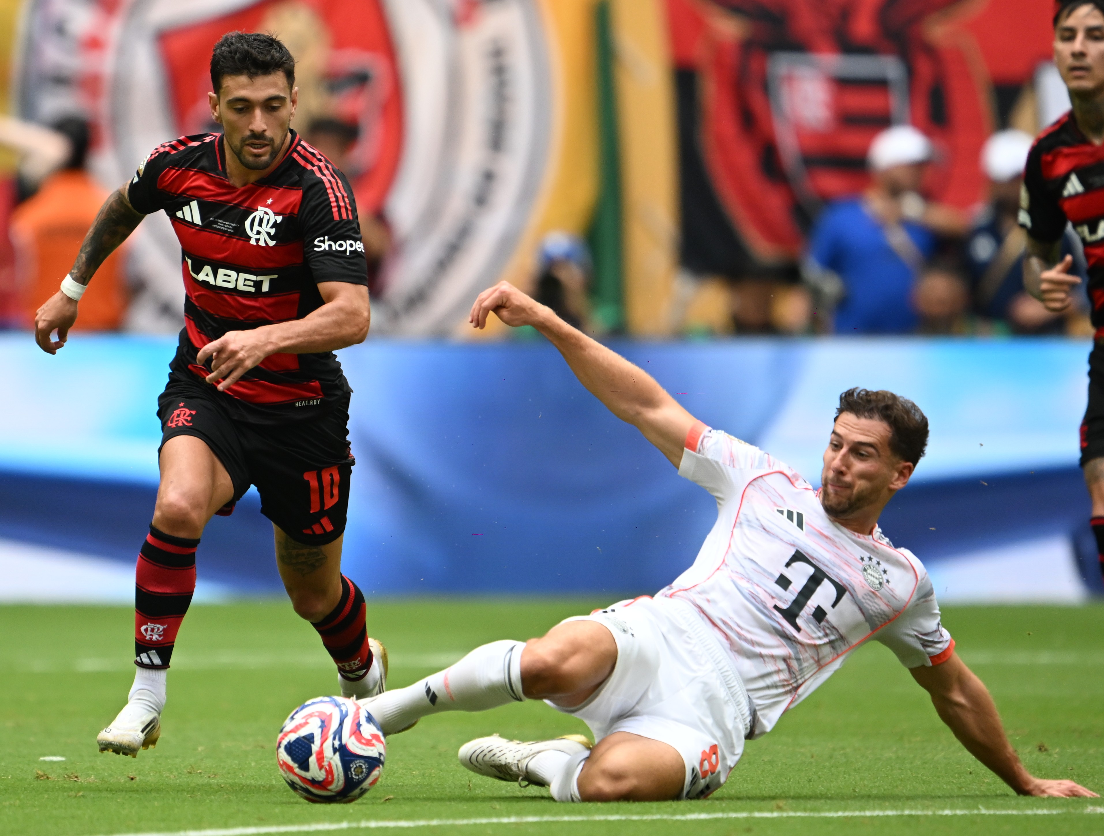 拜仁憾失胜利，止步欧冠八强