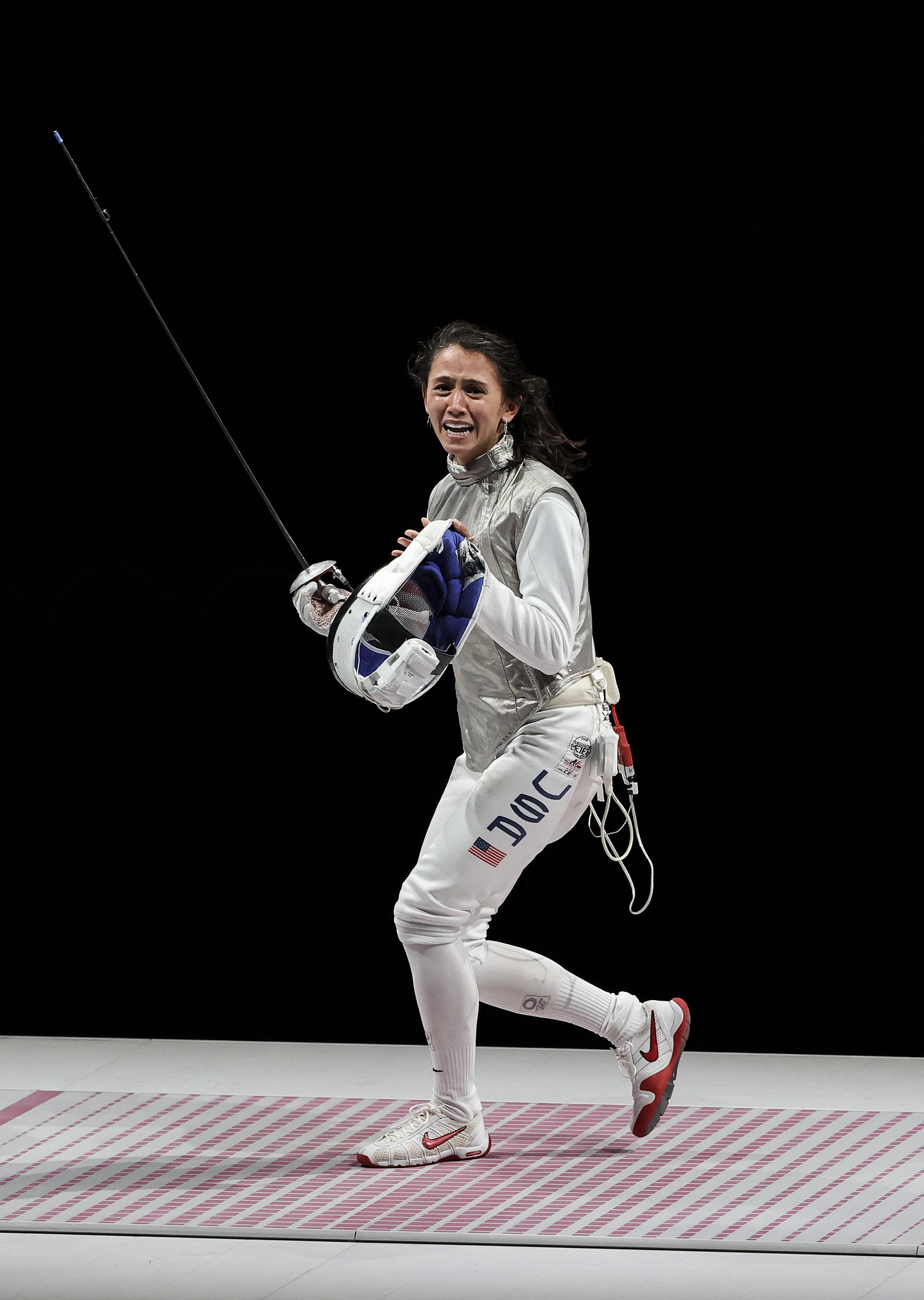 俄罗斯击剑选手挑战冠军地位，勇夺金牌的简单介绍