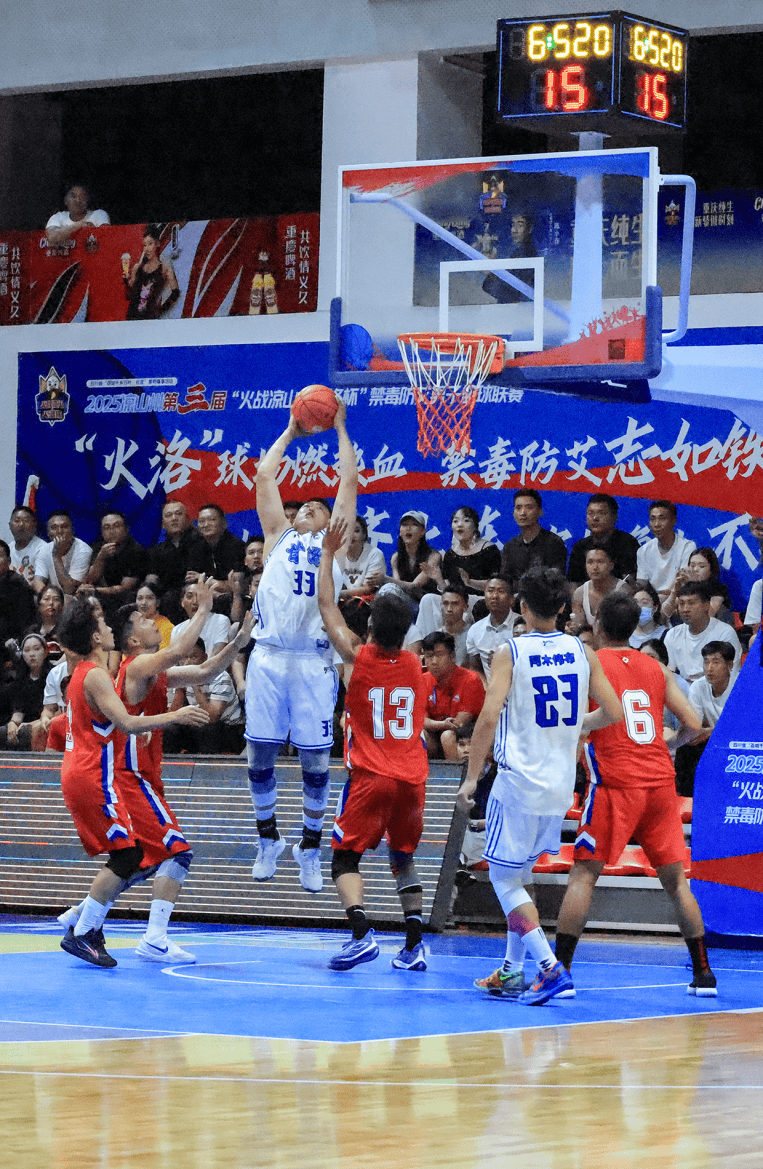 热血篮球场上的传奇对决即将上演，谁能笑到最后？的简单介绍