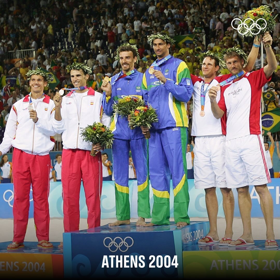 包含瑞士选手勇夺桂冠登上领奖台的词条