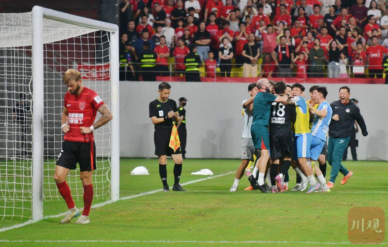 关于河南建业在客场血拼,力克对手升至中游的信息 关于河南建业在客场血拼,力克对手升至中游的信息