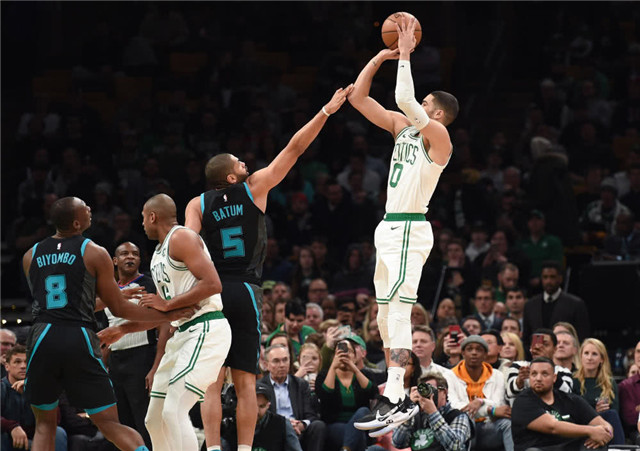 鹈鹕大胜老鹰，步行者惊险胜骑士的简单介绍