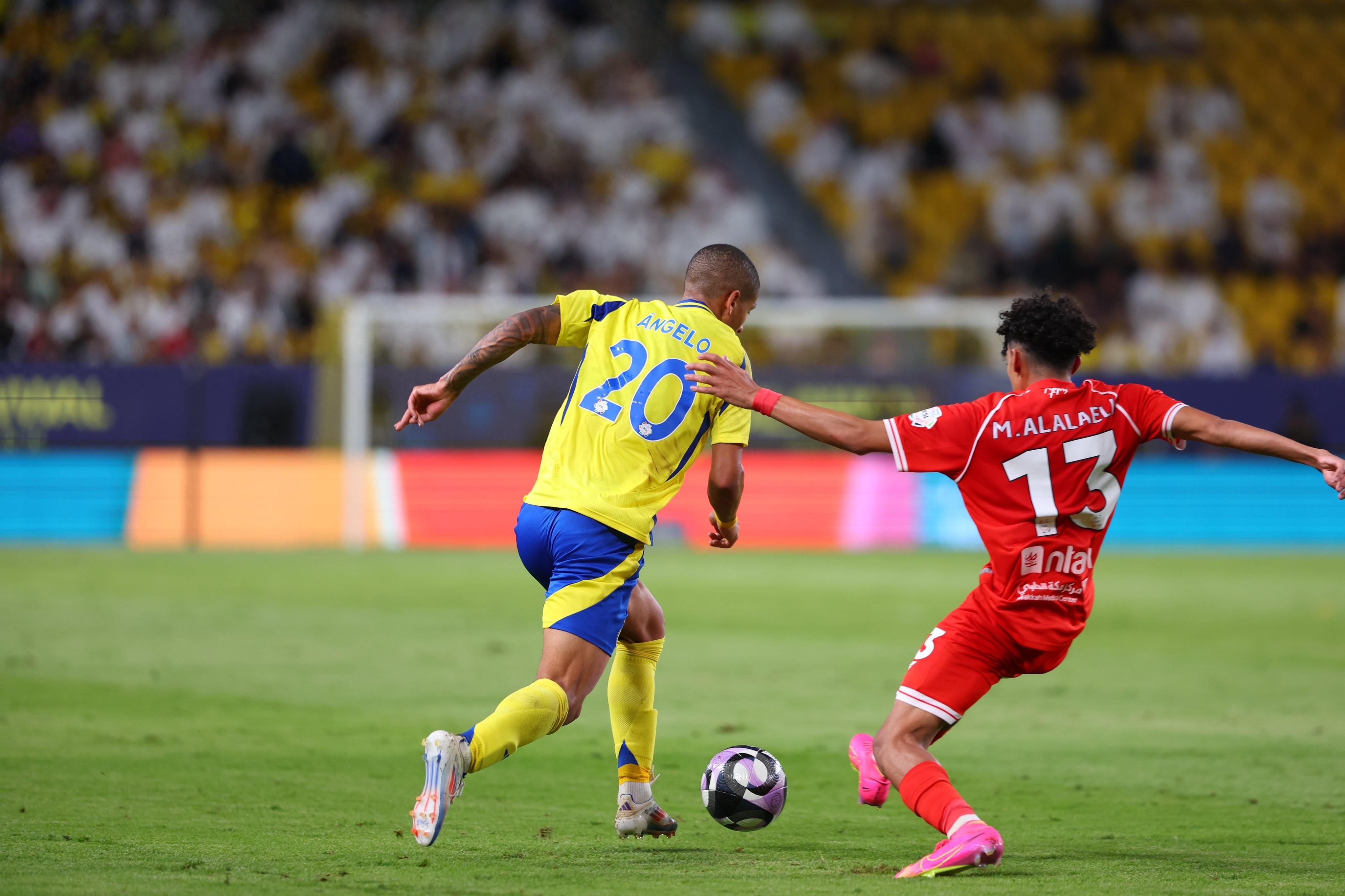 精彩比赛回放，球队力压对手赢得胜利的简单介绍