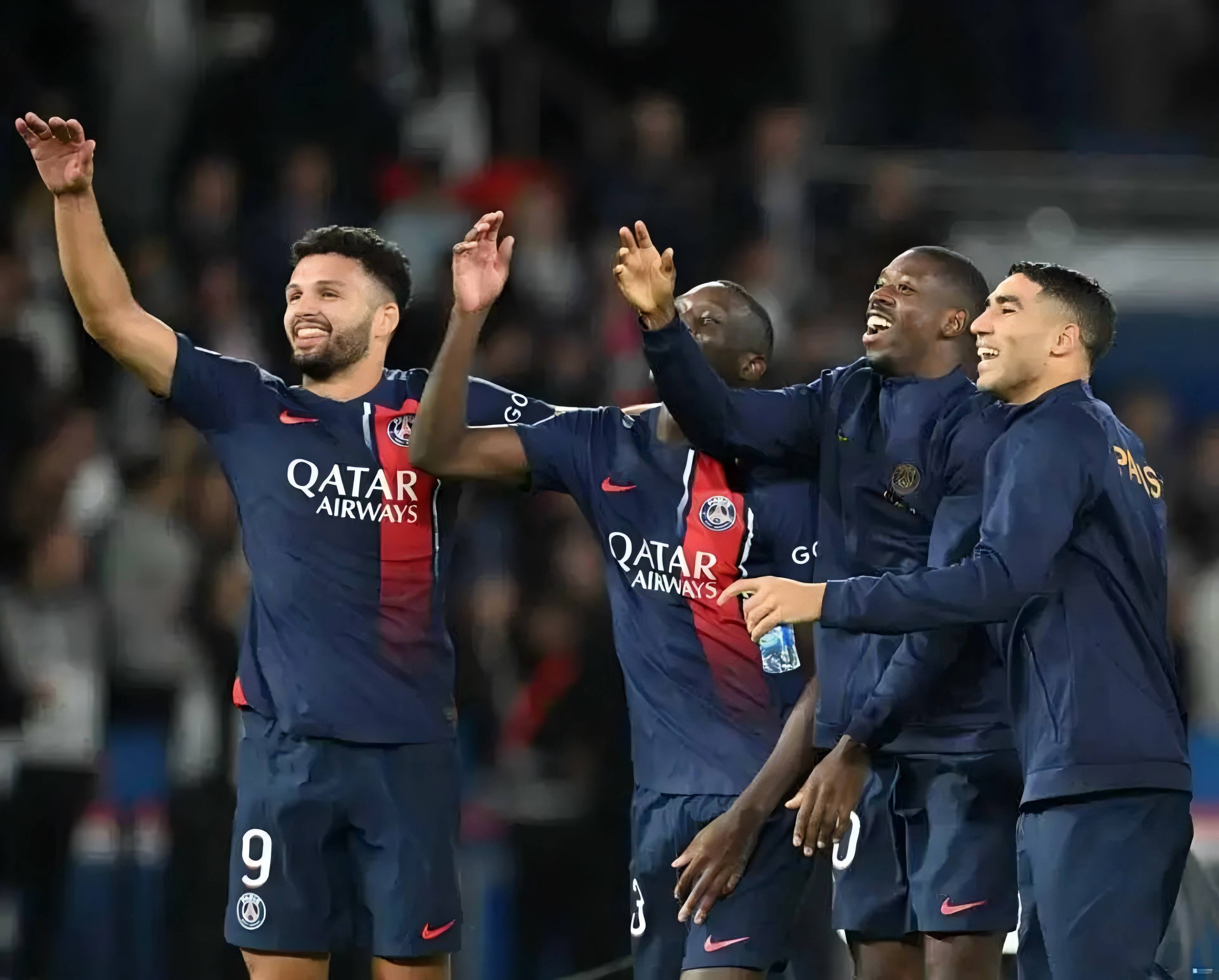 包含巴黎圣日耳曼中场传控精湛，赢得比赛的词条