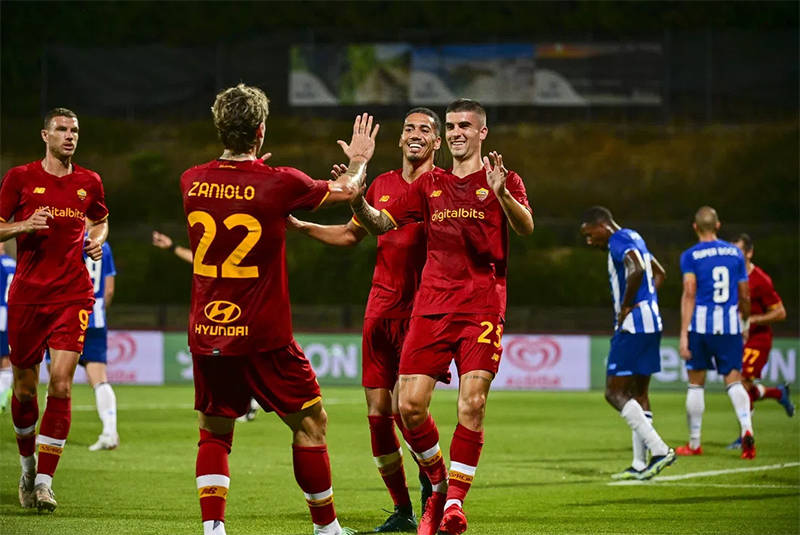 包含波尔图大将加盟佛罗伦萨，提升实力的词条