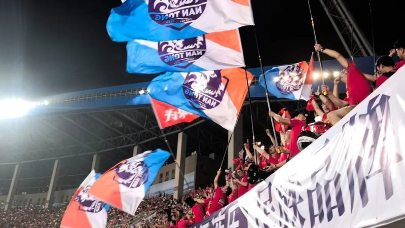 关于纪念比赛首度开幕:球迷共同见证历史时刻的信息 关于纪念比赛首度开幕:球迷共同见证历史时刻的信息