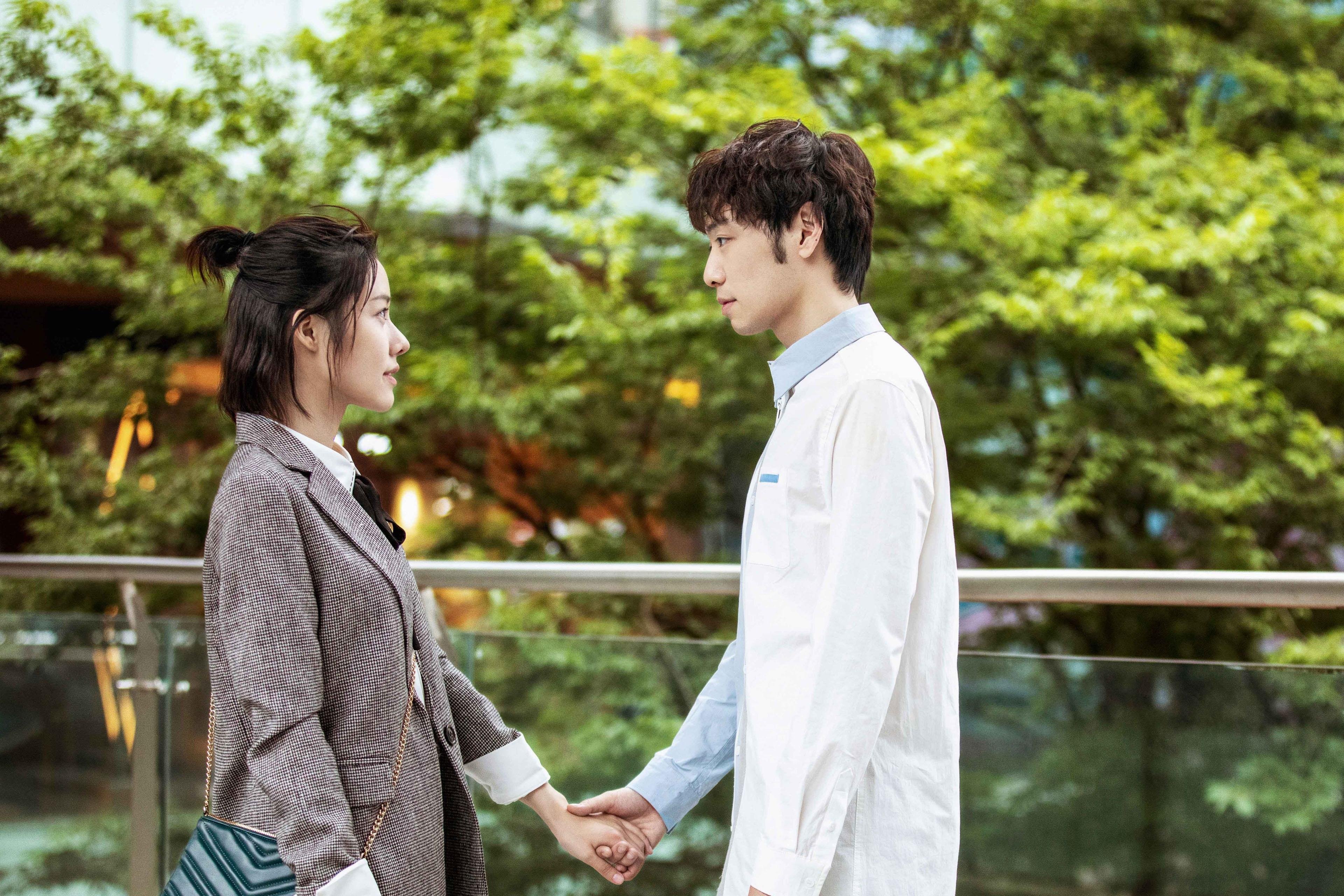 鹈鹕展翅翱翔,东契奇关键一击定乾坤—上海队憾负背后的战术博弈