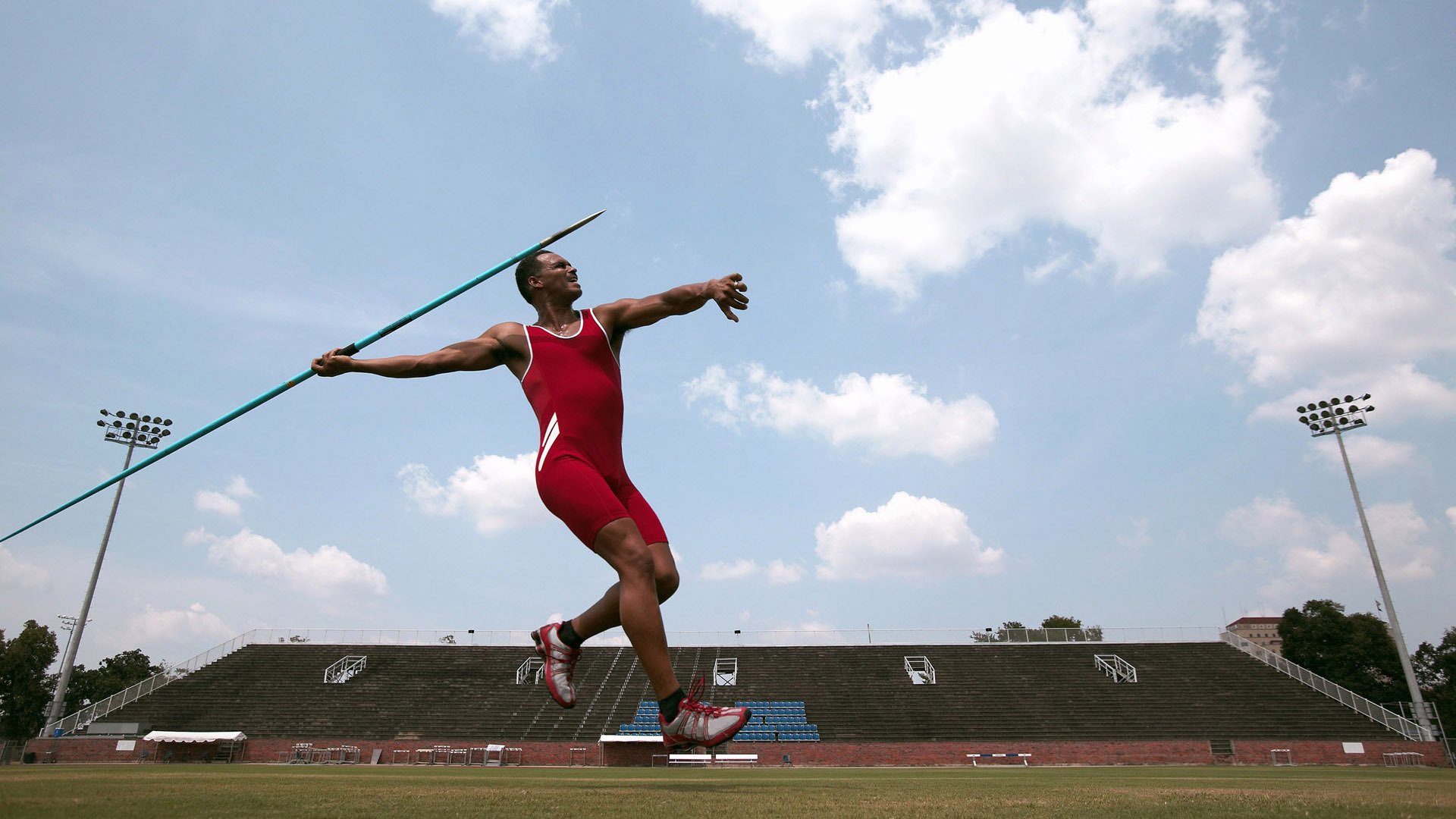 伊拉克战术压制南非，皮克成为关键先生，一场跨越洲际的足球启示录